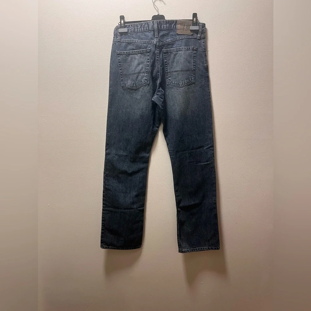 Wrangler Authentic Durable Americana Mid Rise Jeans, Men, See Measurements, Blue